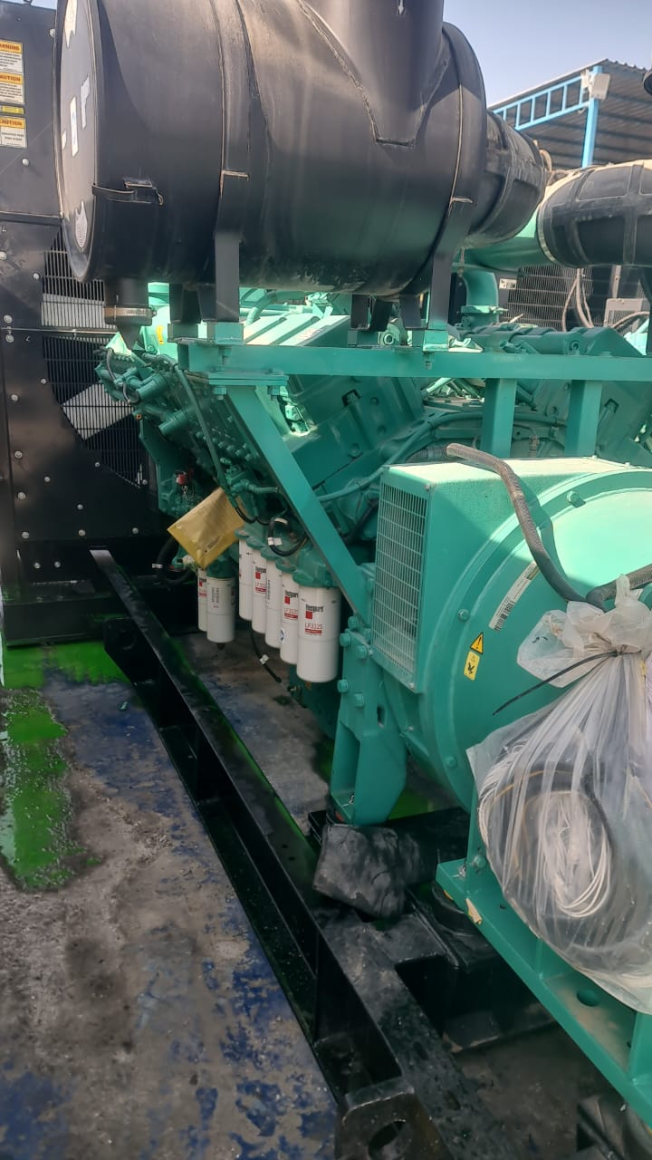 WhatsApp Image 2025-12-23 at 20.13.05 Cummins KT50G8 Diesel Generator – 1650 kVA Standby / 1500 kVA Prime – 2025 – Brand New – UAE Warranty - Image 1